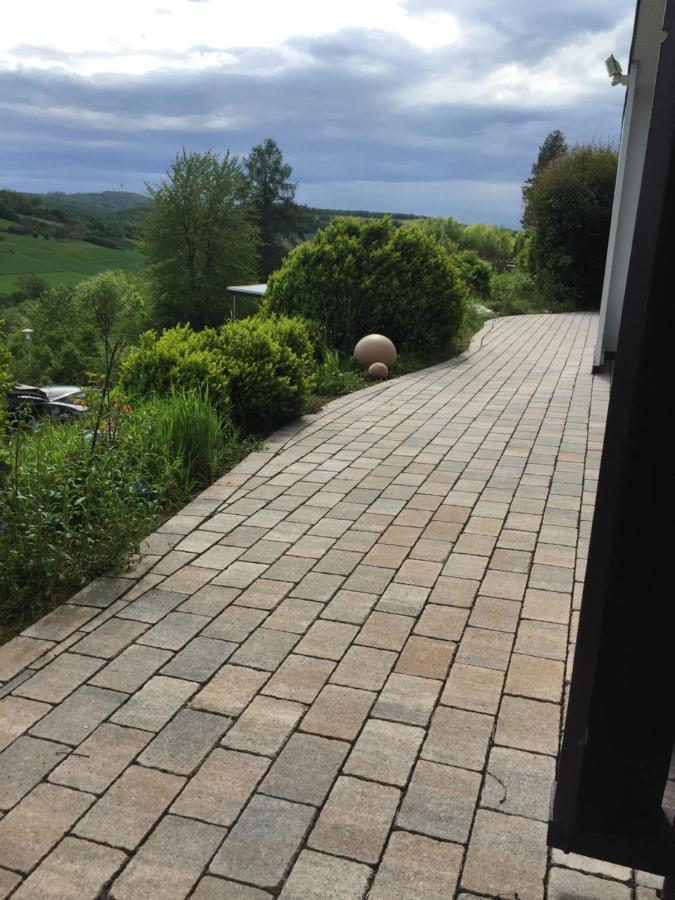 Idyllisch Wohnen Im Weserbergland - Bungalow Mit Phantastischer Aussicht Fuer 4 Personen Polle Exterior photo