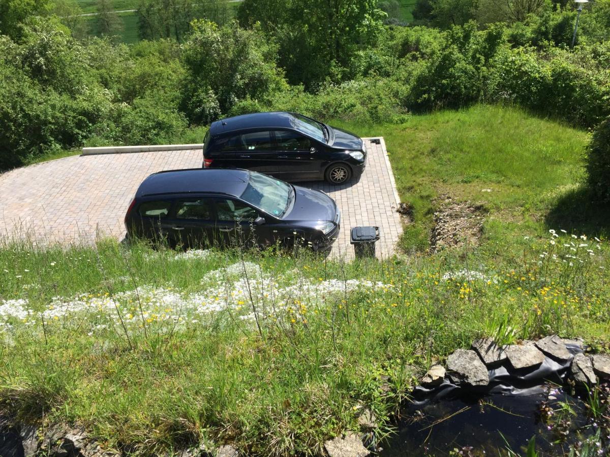 Idyllisch Wohnen Im Weserbergland - Bungalow Mit Phantastischer Aussicht Fuer 4 Personen Polle Exterior photo