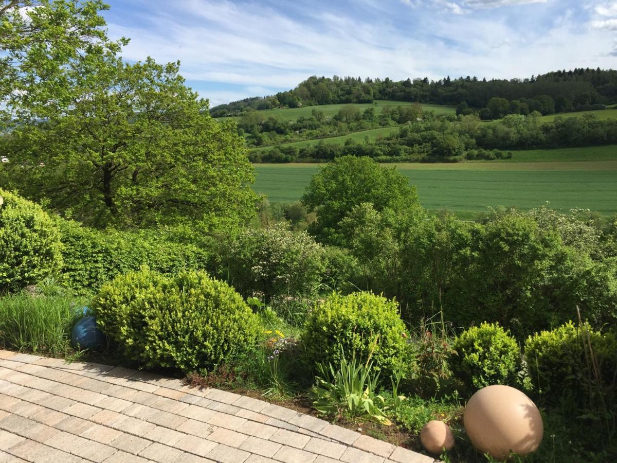 Idyllisch Wohnen Im Weserbergland - Bungalow Mit Phantastischer Aussicht Fuer 4 Personen Polle Exterior photo